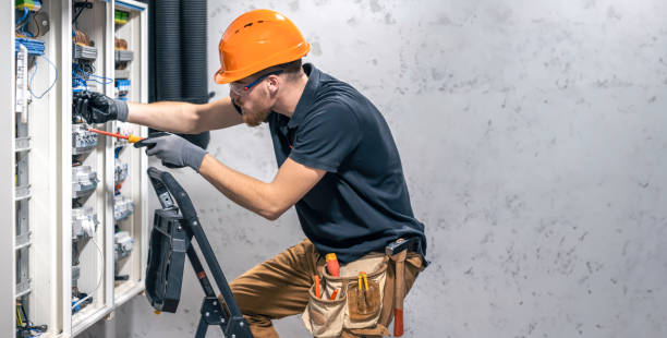 Best Licensed Electrician  in Mineral Springs, AR